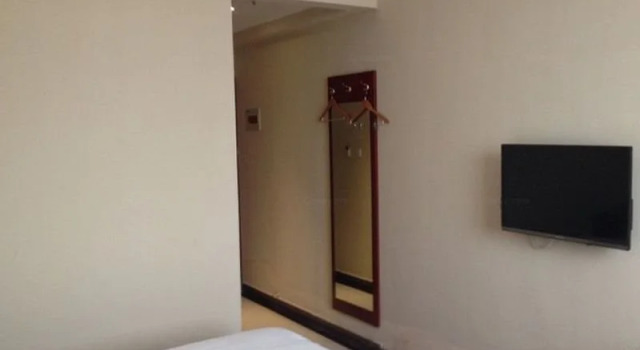 GreenTree Inn Beijing Shunyi Modern Motor City Express Hotel, Book Hotel Hoteller i Beijing Province med parkering, Parkering