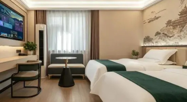 Люкс Elong R.YUN Hotel (Zhangye West Railway Station Bell Tower Area)