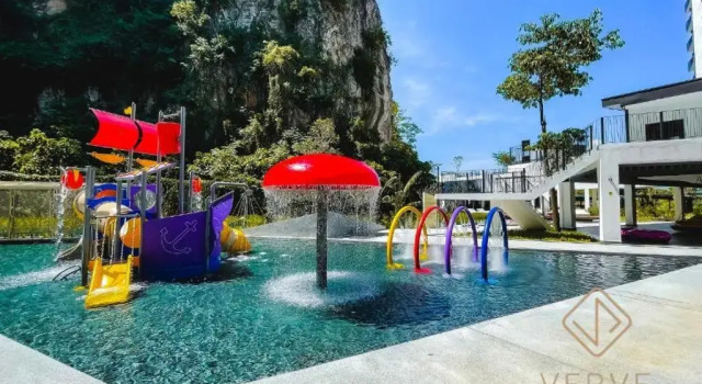 Кровать в общем номере Ipoh Cove Premium Suites by Verve