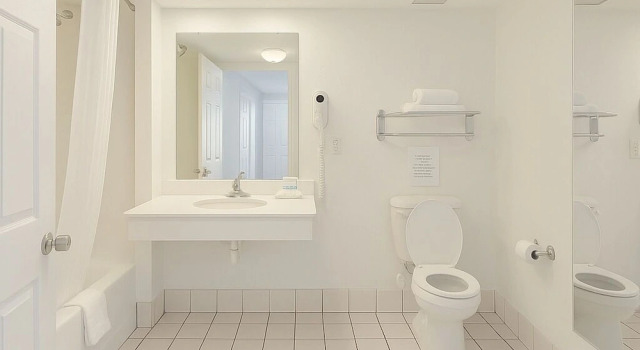 Четырёхместный номер Comfort Horizon Inn Norcross