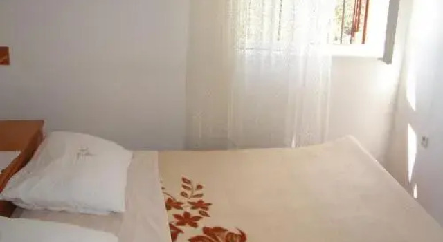 Apartment Žare