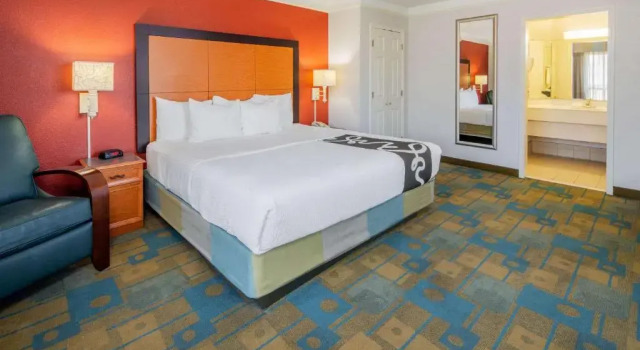 Номер Standard La Quinta Inn & Suites by Wyndham Irvine Spectrum