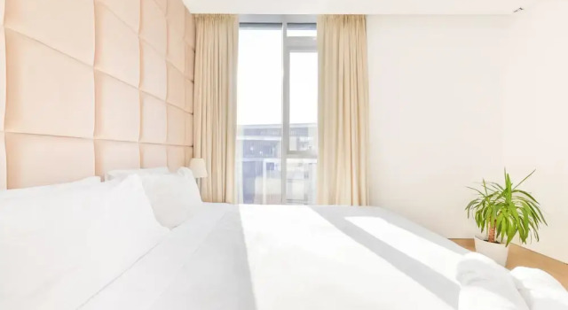 Luxury 2BR - Awesome Views - Ain Dubai, Забронировать Апартаменты/квартира Отели Эмирата Дубая с парковкой, рядом с Jumeirah Beach Residence Tram Station 2, Парковка