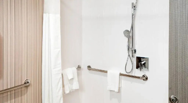 Четырёхместный люкс Courtyard by Marriott Charleston-North Charleston
