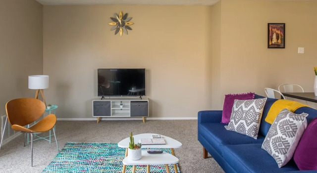 2 Bedroom Apartment w/ Pool, Balcony & WiFi by Frontdesk, Reserva ahora Apartamento Albuquerque 