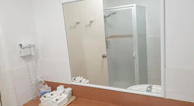 Семейный номер Standard Waves on Banyan formerly Comfort Inn International