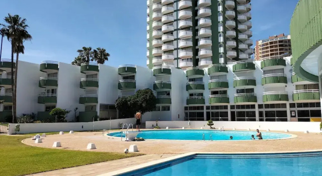 Апартаменты Amazing Green Tower 3 Castle Flat With Balcony