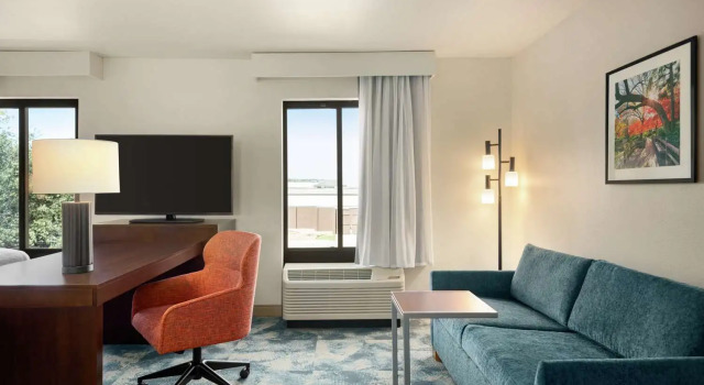 Одноместный люкс Hampton Inn & Suites San Marcos