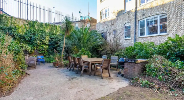 Апартаменты Tastefully Curated Mezzanine Studio Flat Hackney!