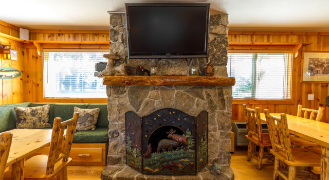 Red Wolf Lakeside Lodge