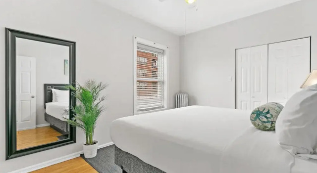 1BR Apt with King Bed in Rogers Park