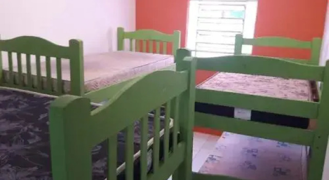 Pontes Hostel Hospedagem, Забронировать Хостел Сан-Висенти штат Сан-Паулу, рядом с Brisamar Shopping