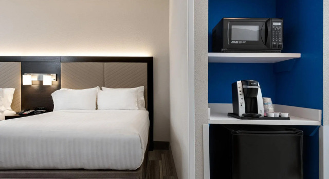 Номер Standard Holiday Inn Express & Suites Florence I-95 & I-20 Civic Ctr by IHG