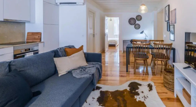 Апартаменты Sunny and Stylish Apartment - 11 min to the center
