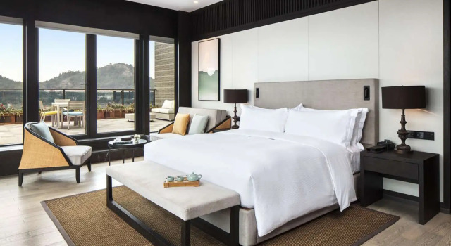 Двухместный номер Standard с видом на озеро Hilton Ningbo Dongqian Lake