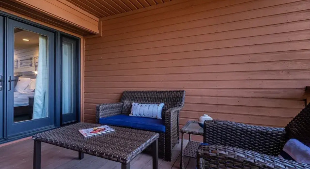 Bridges Townhome 11 Pet-Friendly Deluxe Townhome with Private Hot Tub and Stones throw to slopes by RedAwning