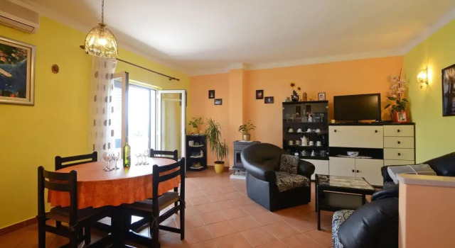 Amazing Apartment in Racisce With Wifi and 3 Bedrooms, Забронировать Апартаменты/квартира Апартаменты острова Корчулы, рядом с Частный Пляж «Апартментс Друшкович», Апартаменты/квартира
