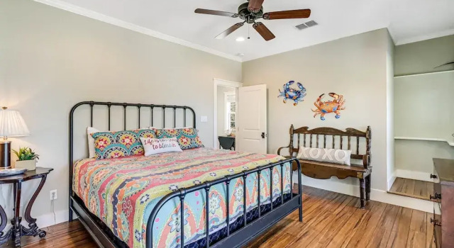 The James Pearl 4 Bedroom Home by RedAwning