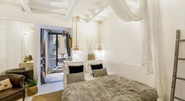 Trastevere Luxury&Charming Loft With Courtyard, Забронировать Отель Трастевере Рим, рядом с Уста истины