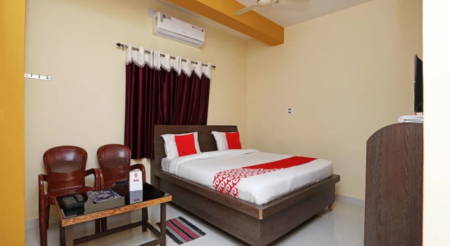 Люкс OYO 16821 Hotel Senapati Palace