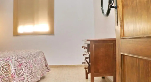 Bungalow La Roa II con piscina compartida y privada, Забронировать Отель Отели Конил-де-ла-Фронтера с парковкой, рядом с Пляж Фуэнте-дель-Галло, Парковка