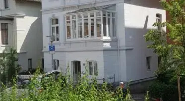 Im Dobbenviertel mit Terrasse 3 Doppelzimmer 98qm, Забронировать Отель Ольденбург Нижняя Саксония, рядом с Музей медиа-арта "Эдит-Русс-Хаус"