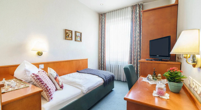 Номер Standard Tante ALMAs Kölner Hotel