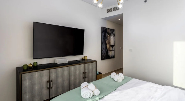Апартаменты с балконом Waves - Sea View Luxury 3 Bedroom Apartment With Balcony