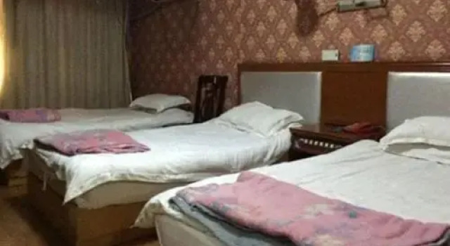 Yiwu Donghang Inn