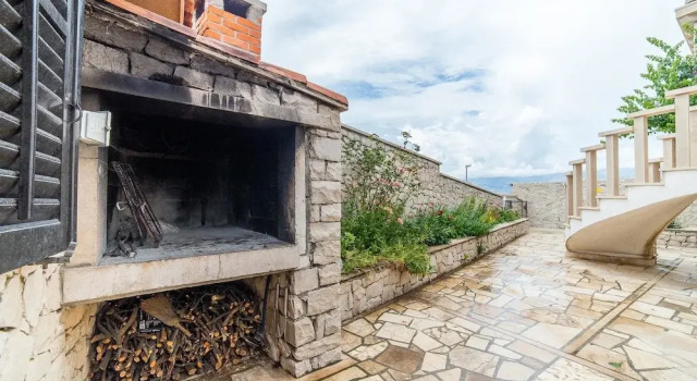 Apartments Villa Vanja, Book Apartment Brac Island Omiš
