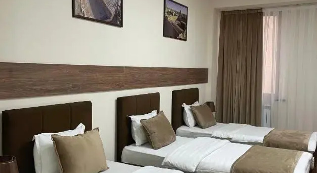 Трёхместный номер Standard с балконом Meros Hotel