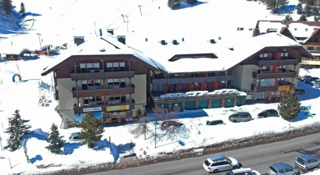 Appartementhaus Turracher Höhe, Забронировать Отель Отели Туррахер-Хёэ с парковкой, рядом с Горнолыжный подъемник Оттифантенлифт, Парковка