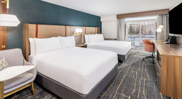 Четырёхместный номер Standard с балконом Holiday Inn Frisco by IHG
