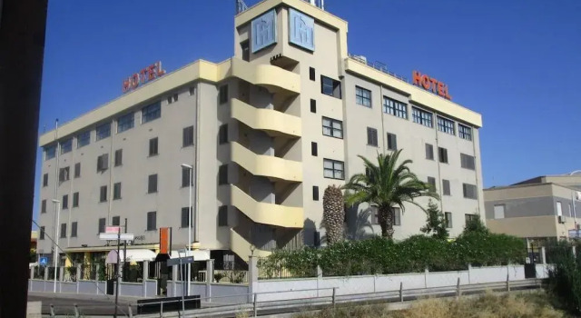 Hinterland Hotel, Забронировать Отель Селарджус Южная Сардиния