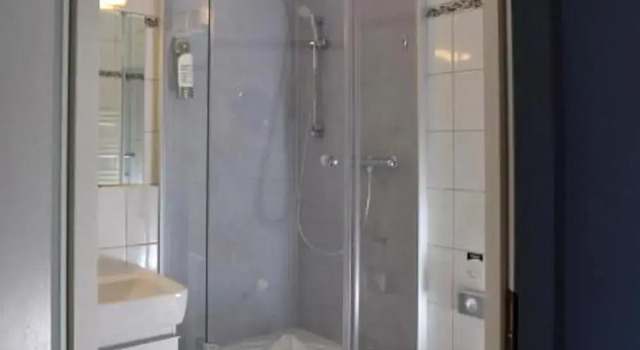 Апартаменты Classic Pleasant Apartment in Oberhausen With a Terrace