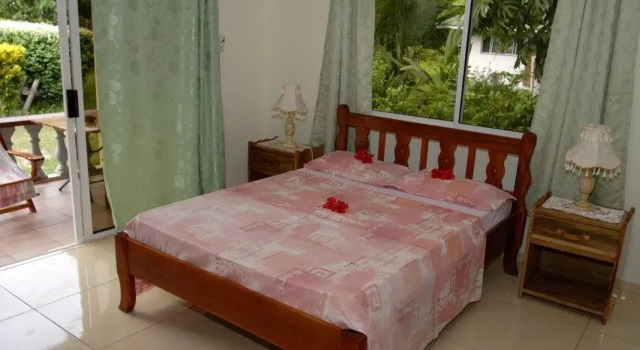 Pension Hibiscus, Book Hotel La Digue and Inner Islands Seychellerne