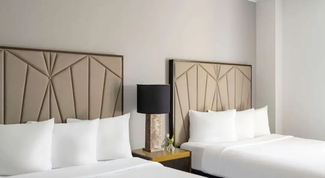 Четырёхместный номер Deluxe Martinique New York on Broadway, Curio Collection by Hilton