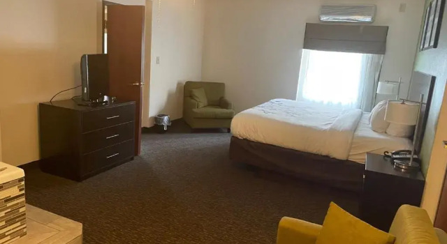 Люкс Sleep Inn & Suites near Sports World Blvd