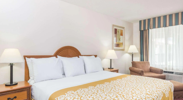 Двухместный номер Standard Days Inn by Wyndham Chiefland