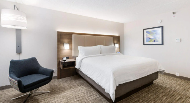 Двухместный люкс c 1 комнатой Holiday Inn Express Naperville by IHG