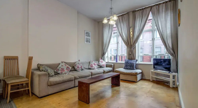 Bright, Spacious 2BR Central Manchester Flat for 4, Забронировать Отель Отели Англии 3 звезды, 3*
