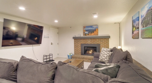 Hot Tub, Pool Table, Fireplace, Sunny Patio, Prenota Appartamento Arvada (Colorado) 