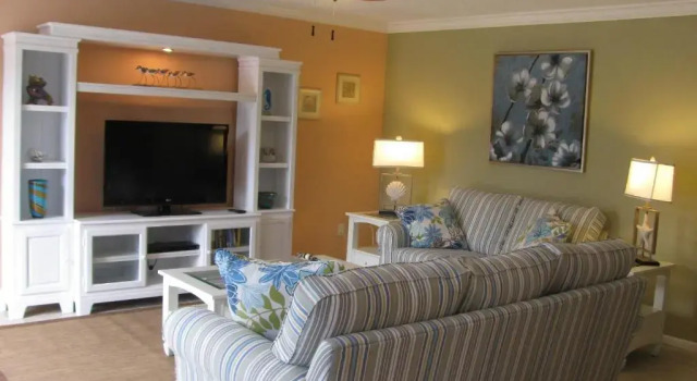 Queens Gate Resort, Забронировать Курортный отель Брейдентон Sarasota Area, рядом с Центр парасейлинга "Фан-энд-Сан Парасейл"
