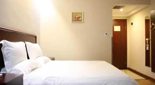 Двухместный номер Standard GreenTree Inn Beijing Tongzhou Guoyuan XinHualian