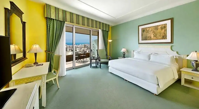 Двухместный номер Executive с доступом в лаунж Al Habtoor Grand Beirut
