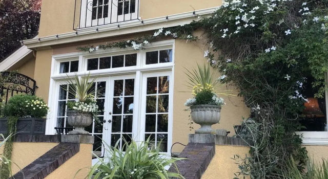 Villa Marco Polo Bed and Breakfast Inn, 预订 别墅 维多利亚 南温哥华岛