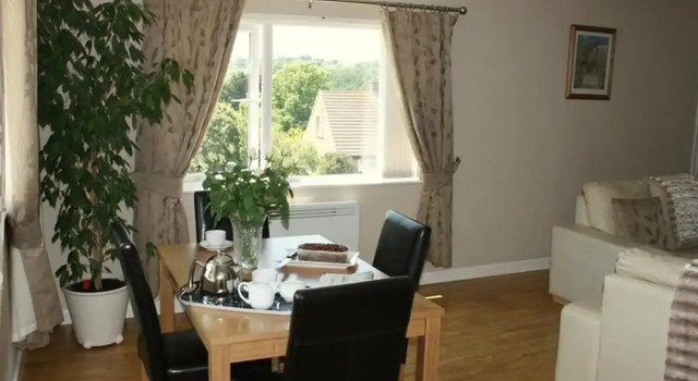 Romantic Apartment in Wisemans Bridge With Terrace, Book Lejlighed Wiseman's Bridge Glamorgan