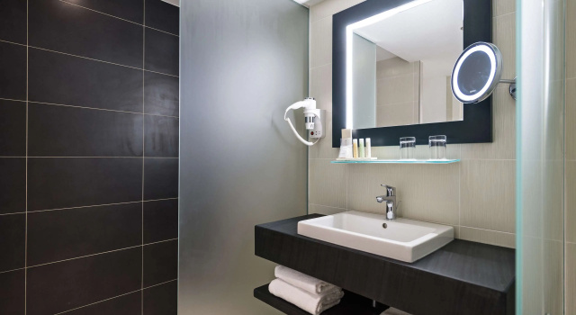Двухместный номер Superior с видом на море Golden Tulip Marseille Euromed