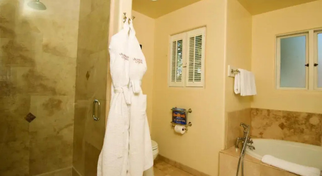 Двухместный номер Standard L Auberge Carmel