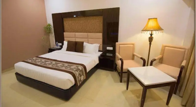 The Celestial Park Hotel, Забронировать Отель Отели штата Махараштры 3 звезды, 3*